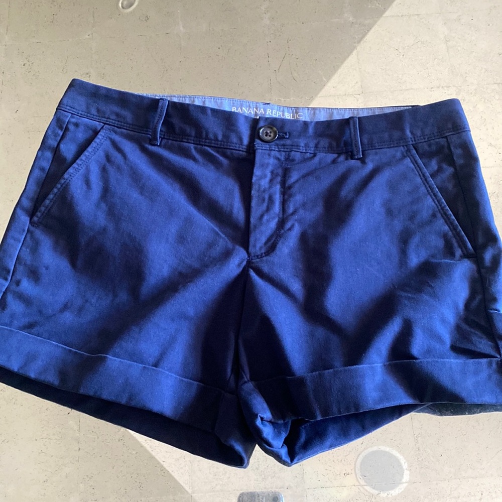 Women’s Banana Republic Size 8P City Chino Navy Blue Stretch Shorts 5” inseam